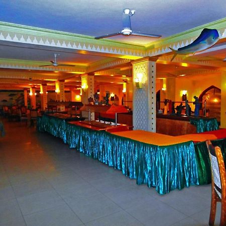 Sai Rock Beach Hotel & Spa Bamburi Ngoại thất bức ảnh