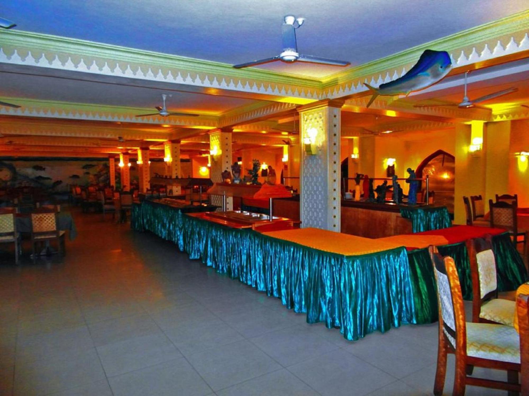 Sai Rock Beach Hotel & Spa Bamburi Ngoại thất bức ảnh