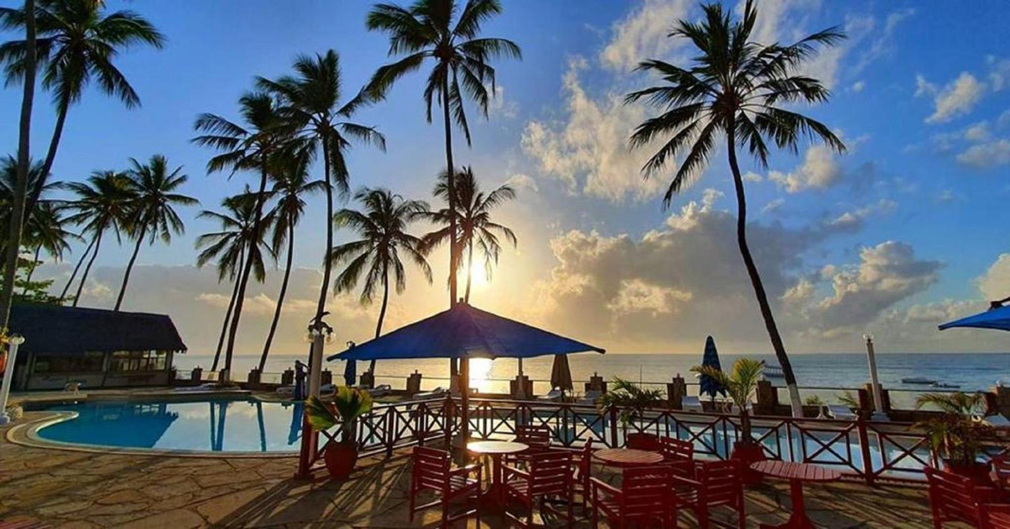 Sai Rock Beach Hotel & Spa Bamburi Ngoại thất bức ảnh