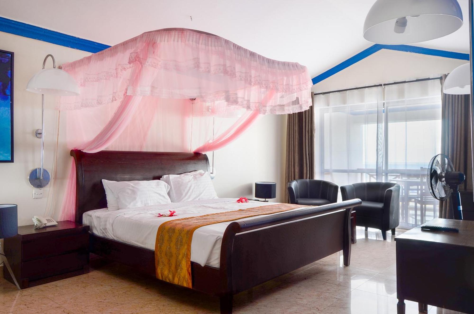 Sai Rock Beach Hotel & Spa Bamburi Ngoại thất bức ảnh