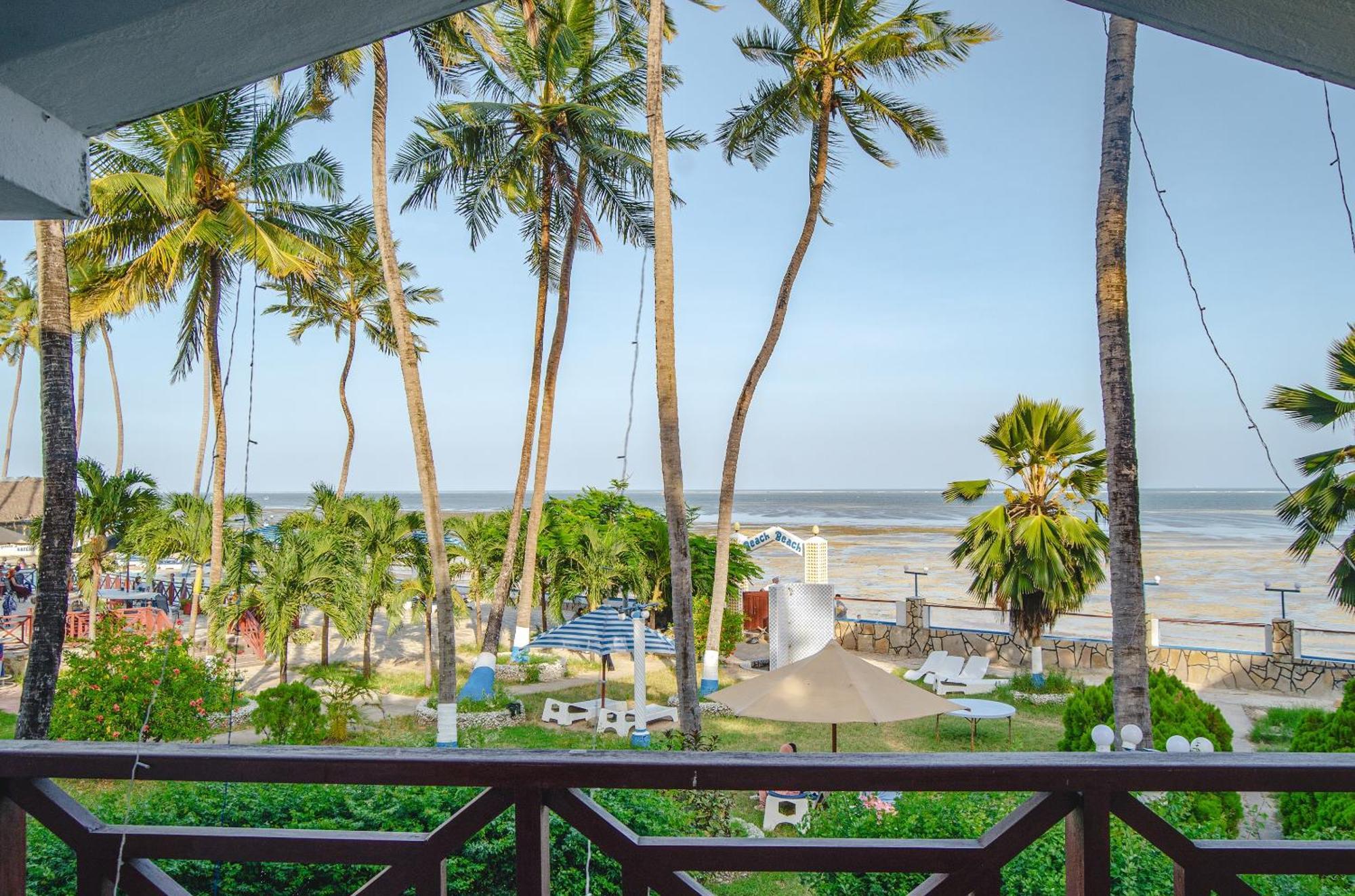Sai Rock Beach Hotel & Spa Bamburi Ngoại thất bức ảnh