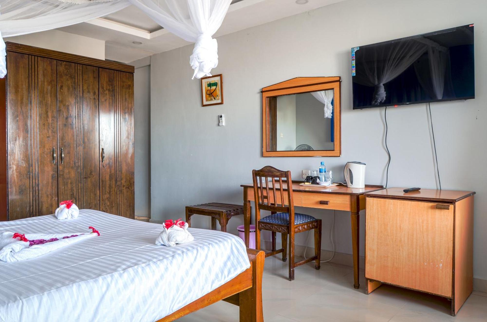 Sai Rock Beach Hotel & Spa Bamburi Ngoại thất bức ảnh