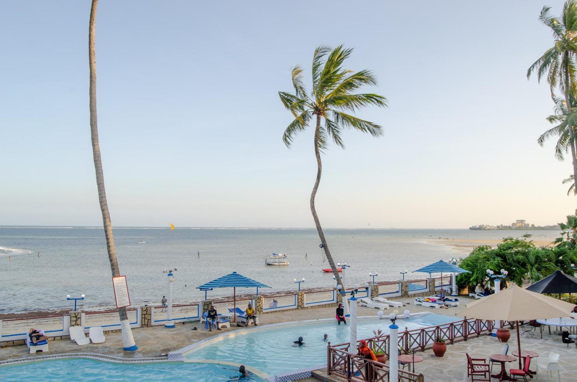 Sai Rock Beach Hotel & Spa Bamburi Ngoại thất bức ảnh