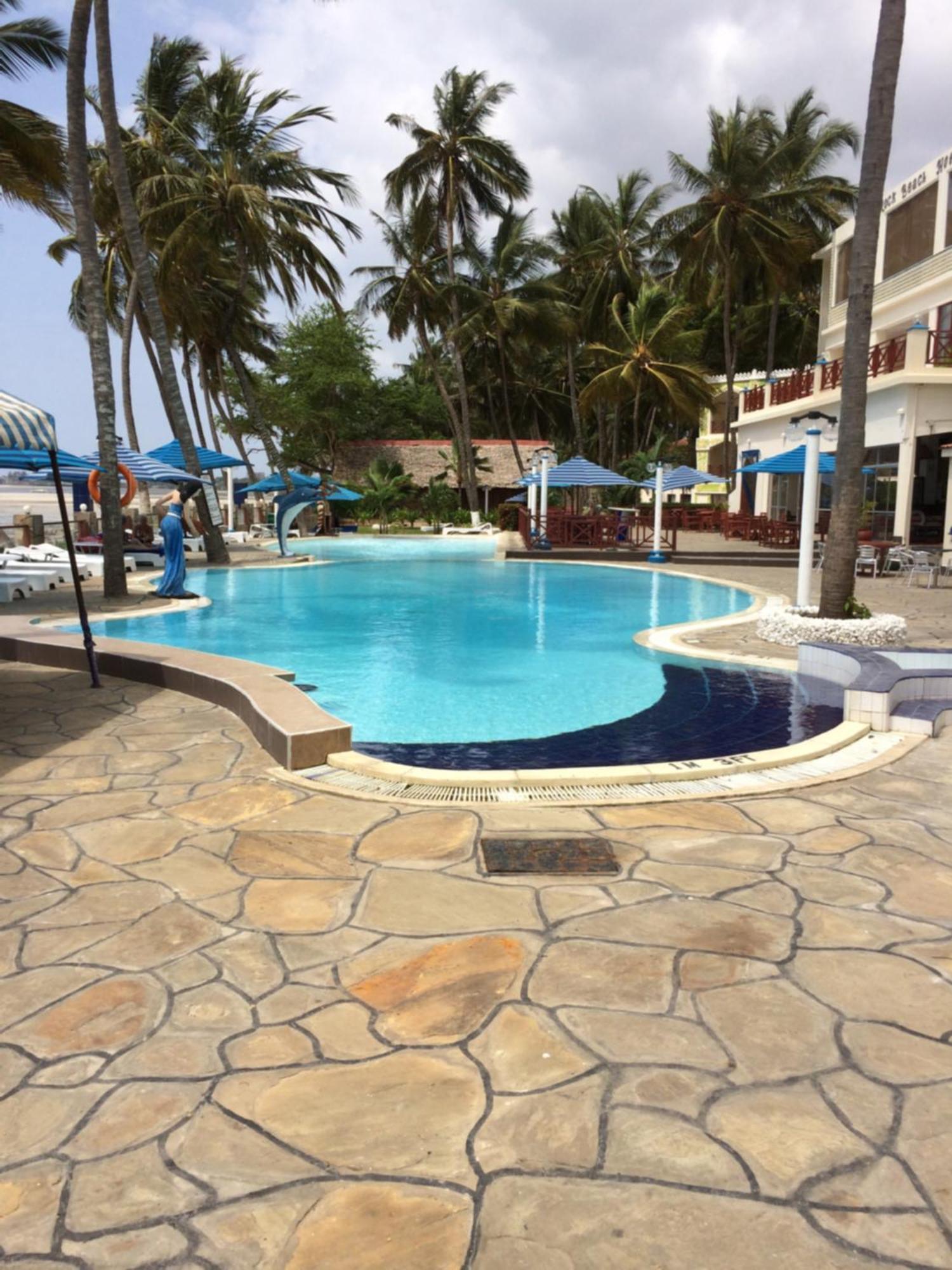 Sai Rock Beach Hotel & Spa Bamburi Ngoại thất bức ảnh