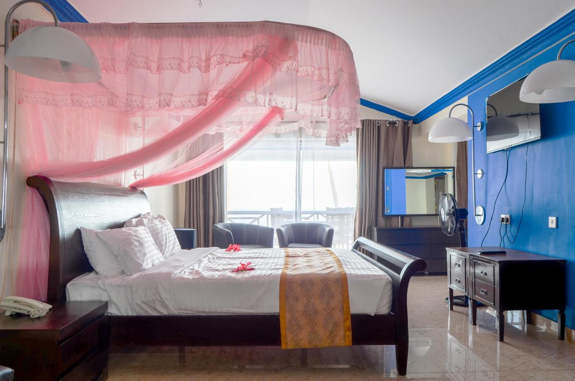 Sai Rock Beach Hotel & Spa Bamburi Phòng bức ảnh